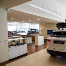 1584089460showroom-prodej-servis-b-of-b-cars-ostrava-jaguar-land-rover-range-rover-best-of-british-cars-2.jpg