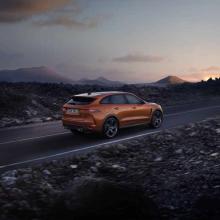 1606991861jag-f-pace-svr-21my-33-dynamic-02glhd-021220.jpg