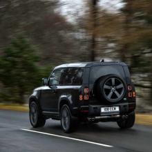 1614259268land-rover-defender-v8-b-of-b-cars-ostrava-6.jpg